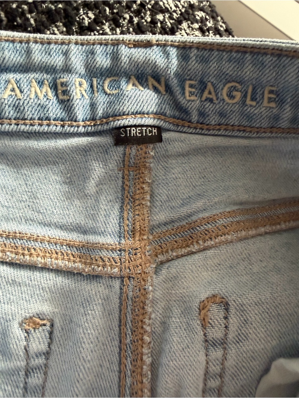 American Eagle Outfitters Light Blue Distressed Mom Straight Leg Jeans Size 4 - Picture 5 of 7